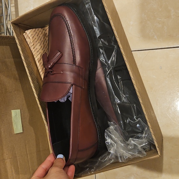 Size 12 - Uo maroon black tassel leather loafer slip on shoes - Picture 4 of 6